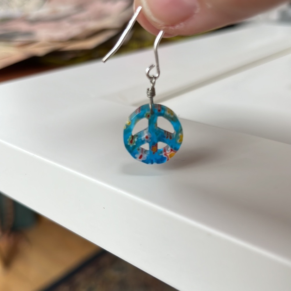 ☮️Blue multicolored glass hanging earrings✌️🕊️